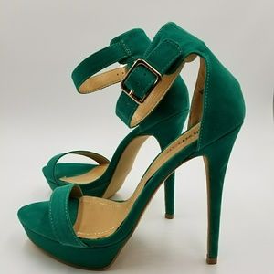 Brand new Bellagio heels